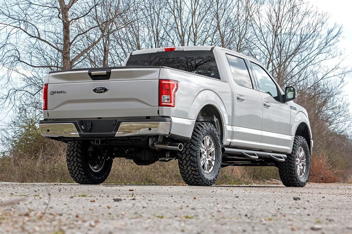 Rough Country | Lift Kits | 3.0 Inch Ford Bolt-On Arm Lift Kit w/ Vertex and V2 For 14-20 F-150 4WD Rough Country | 54557