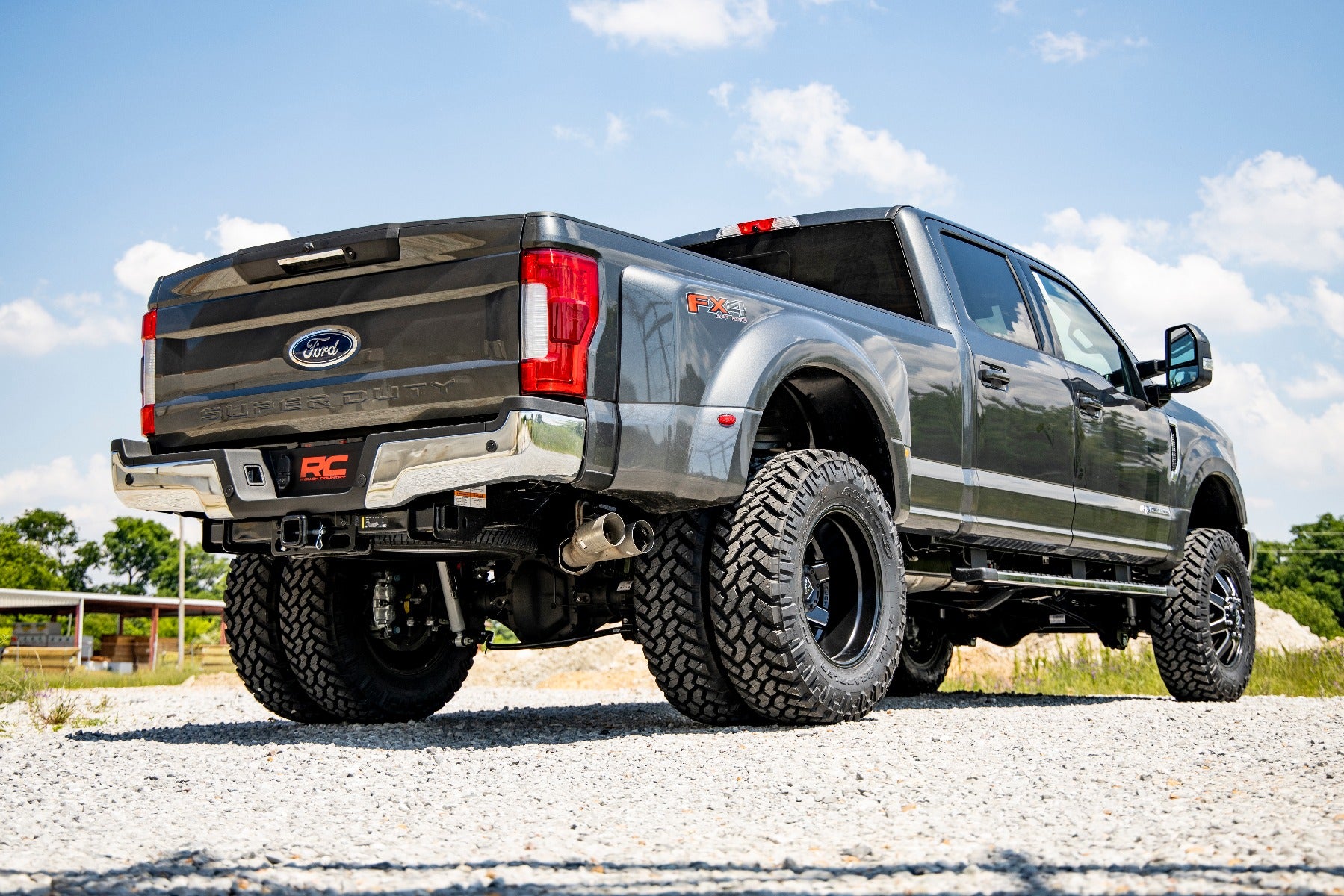 Rough Country | Lift Kits | 4.5 Inch Inch Ford Suspension Lift Kit w/ N3 Shocks 17-20 F-350 4WD Diesel Dually Rough Country | 55930