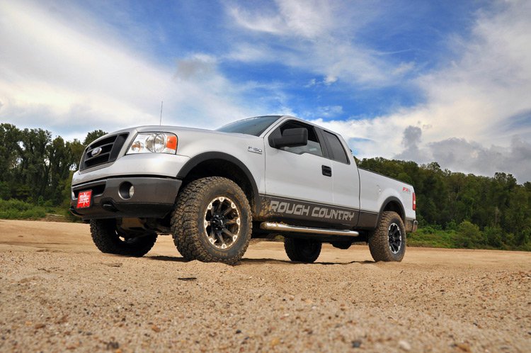 Rough Country | Leveling Kit|Suspension|Suspension / Steering / Brakes | 2.0 Inch Ford Strut Leveling Kit w/V2 Shocks For 04-08 F-150 2WD Rough Country | 57072