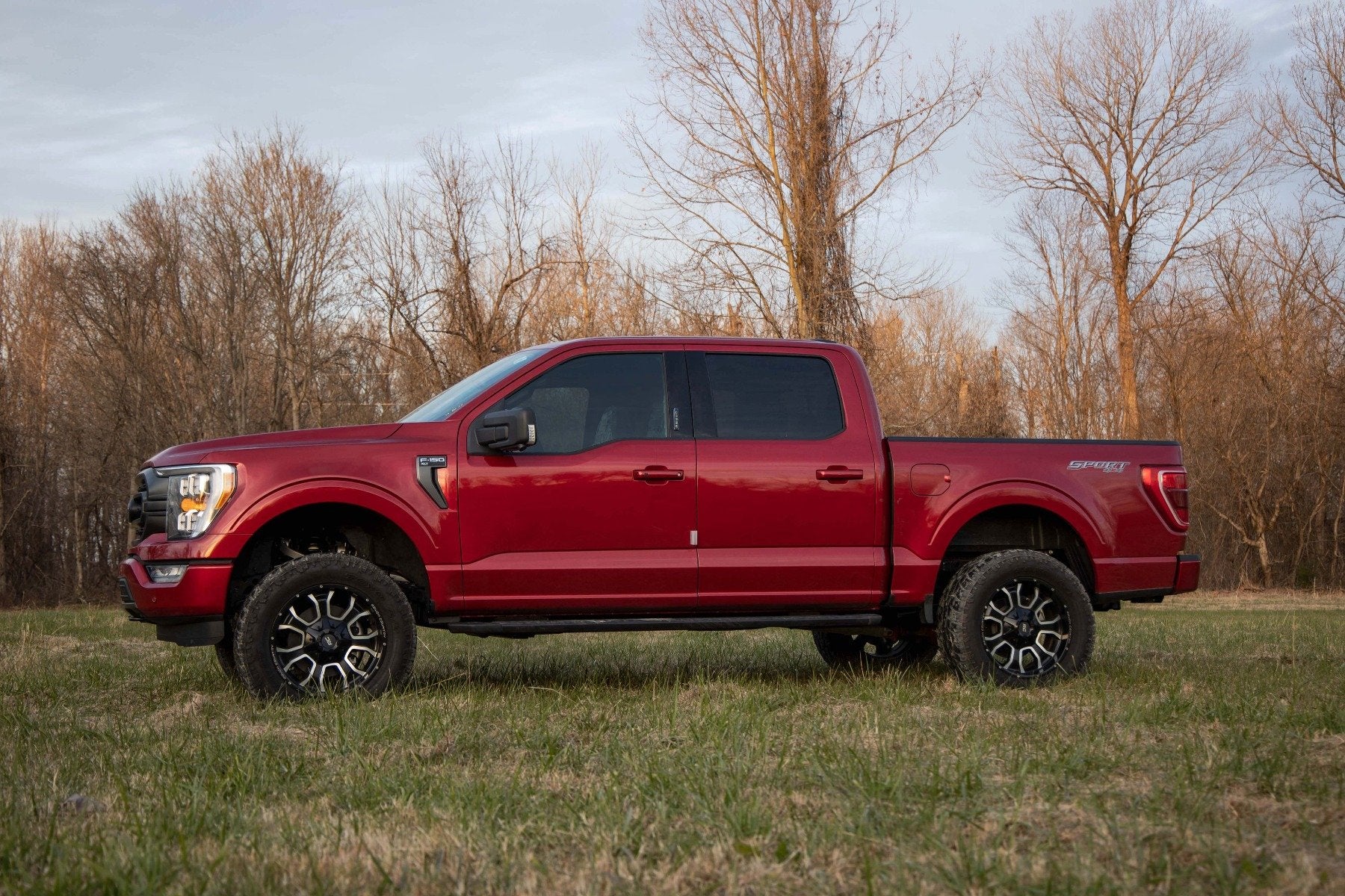 Rough Country | Lift Kits|Suspension|Suspension / Steering / Brakes | F-150 3 Inch Lift Kit Bolt On w/Vertex and V2 Shocks 2021 F-150 4WD Rough Country | 57757