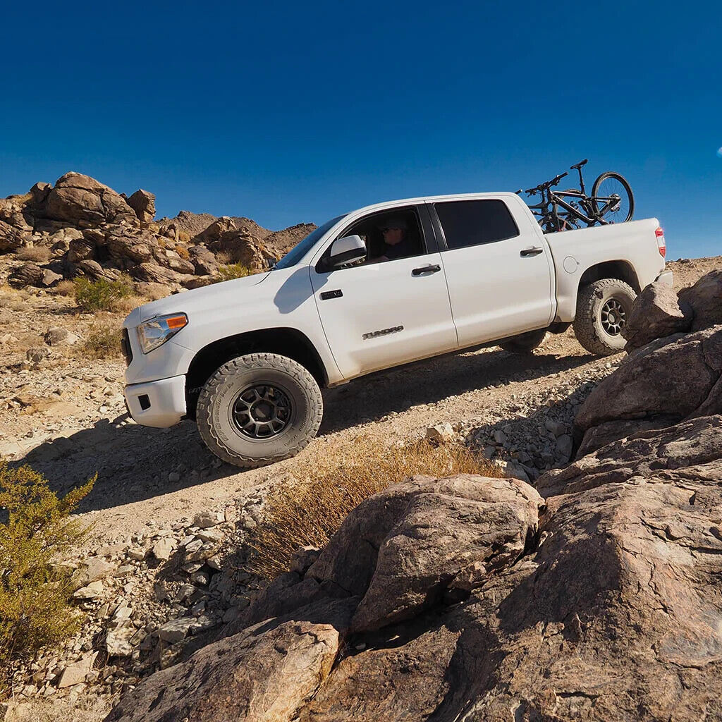 Elevate | Shackles | Elevate Rear Leaf Spring Shackles, .75” Lift, 2007+ Tundra