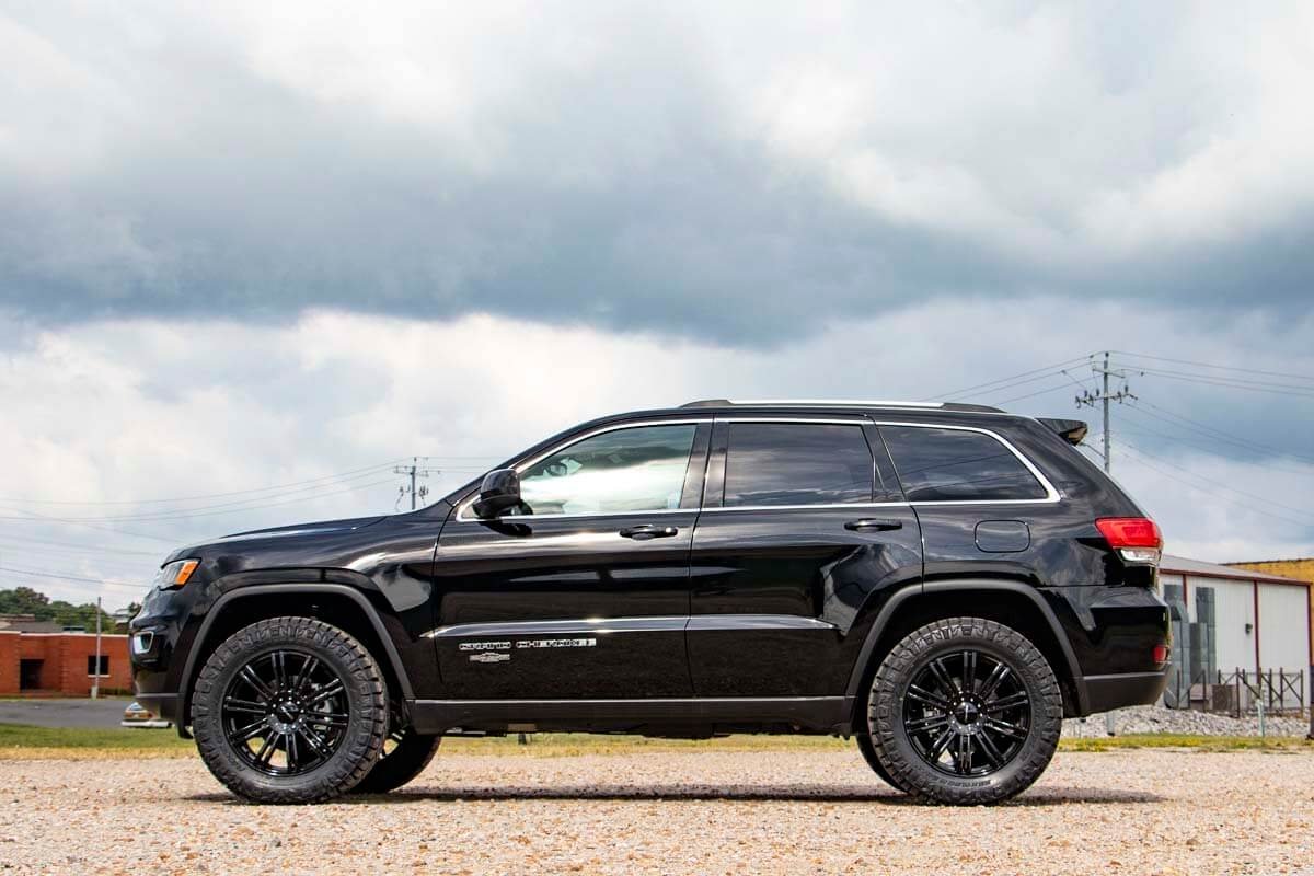 Rough Country | Leveling Kit | 2.5 Inch Jeep Lift Kit 11-20 Grand Cherokee WK2 Rough Country | 60300