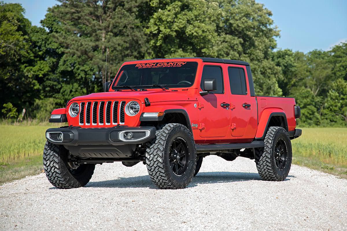 Rough Country | Lift Kits | 3.5 Inch Lift Kit Springs with V2 Shocks 20-Up Jeep Gladiator JT 4WD Rough Country | 64970