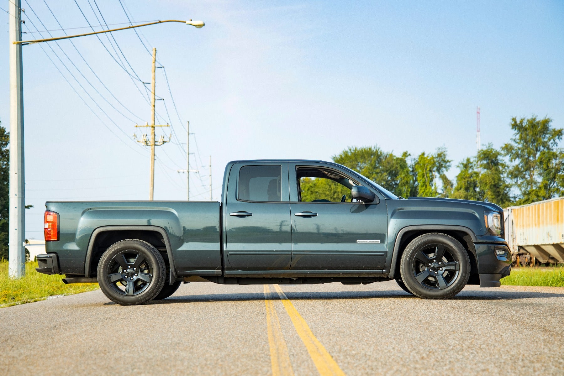 Rough Country | Lift Kits | 2 Inch Front Lowering Kit 4 Inch Rear Lowering Alum/Stamped Knuckle 14-18 Chevy/GMC 1500 Rough Country | 71630