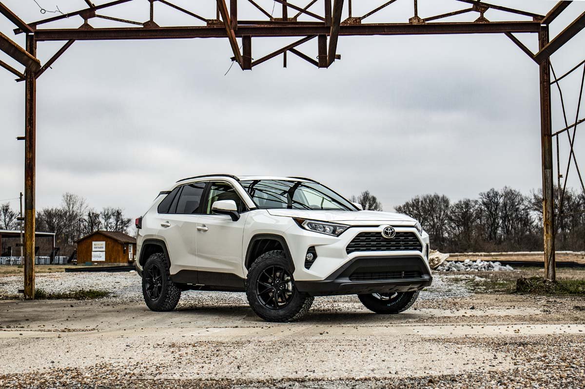 Rough Country | Leveling Kit | 2.5 Inch Toyota Suspension Lift Kit 19-20 RAV4 Rough Country | 73100