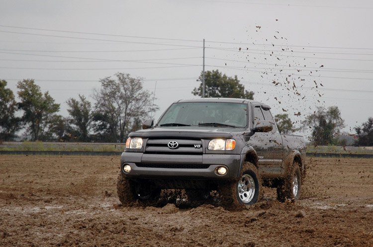 Rough Country | Leveling Kit | 2.5 Inch Toyota Suspension Lift Kit 00-06 Tundra Rough Country | 75030