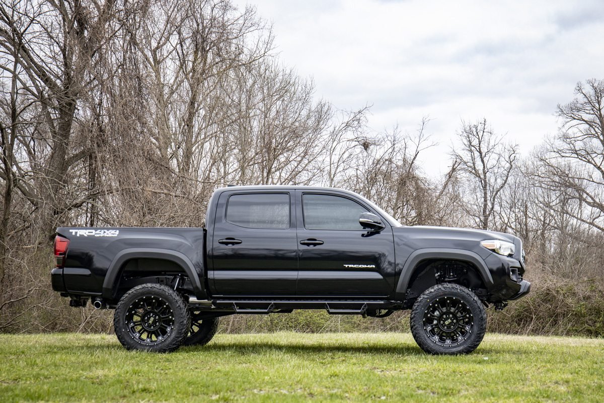 Rough Country | Lift Kits | 6.0 Inch Toyota Suspension Lift Kit w/ Vertex Shocks (16-20 Tacoma 4WD/2WD) Rough Country | 75850