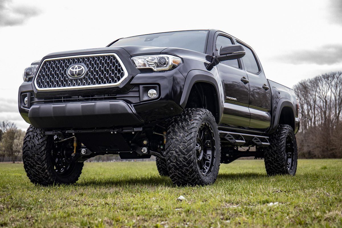 Rough Country | Lift Kits | 6.0 Inch Toyota Suspension Lift Kit w/ Vertex Shocks (16-20 Tacoma 4WD/2WD) Rough Country | 75850