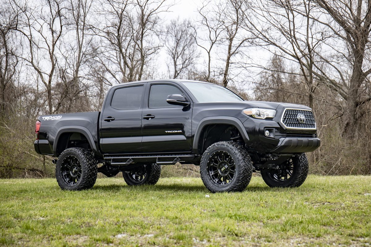 Rough Country | Lift Kits | 6.0 Inch Toyota Suspension Lift Kit w/ Vertex Coilovers and V2 Shocks (16-20 Tacoma 4WD/2WD) Rough Country | 75857