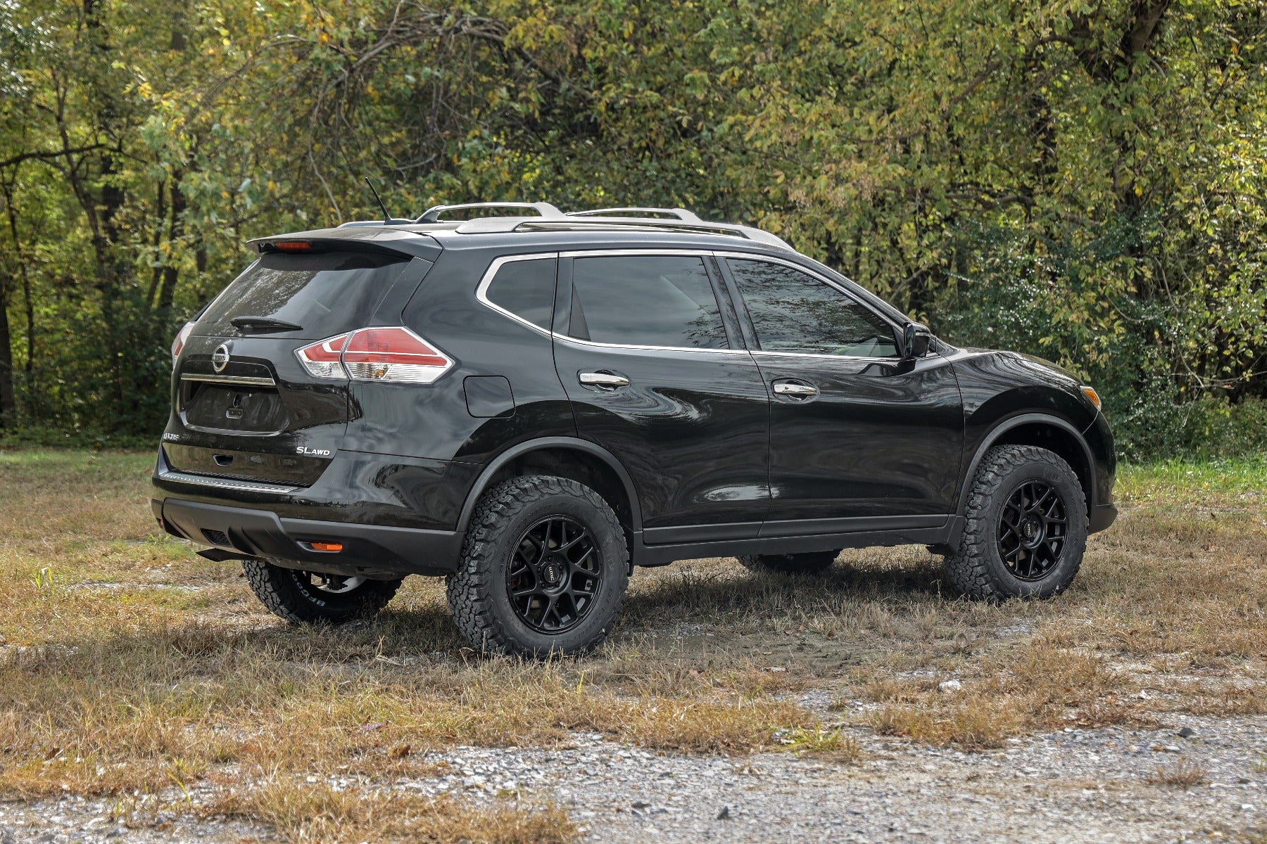 Rough Country | Lift Kits | 1.5 Inch Lift Kit Lifted Struts 14-20 Nissan Rogue 4WD Rough Country | 83331