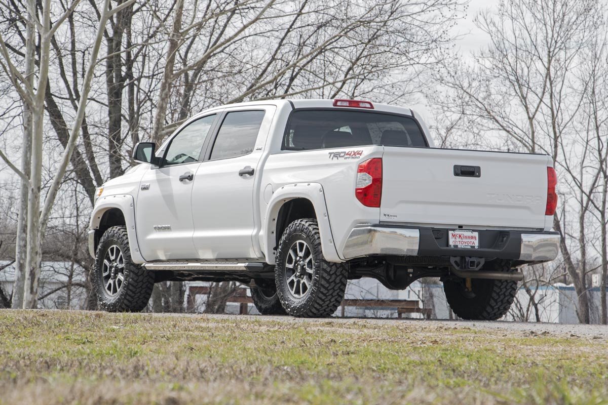 Rough Country | Leveling Kit | 2.5-3 Inch Leveling Lift Kit 07-20 Tundra 4WD Rough Country | 87000