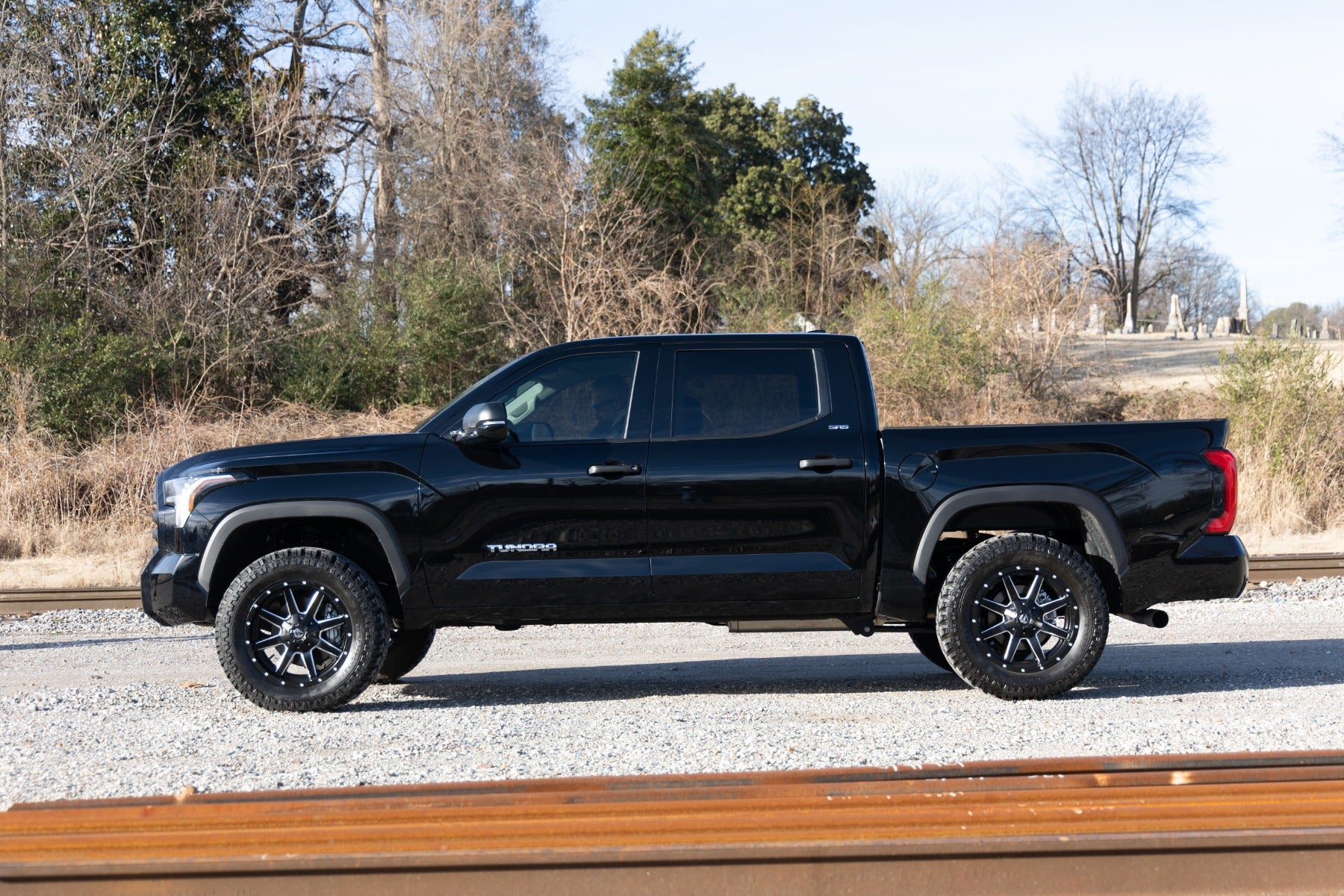 Rough Country | Leveling Kit | 1.75 Inch Leveling Kit 2022 Toyota Tundra 2WD/4WD Rough Country | 88000_A