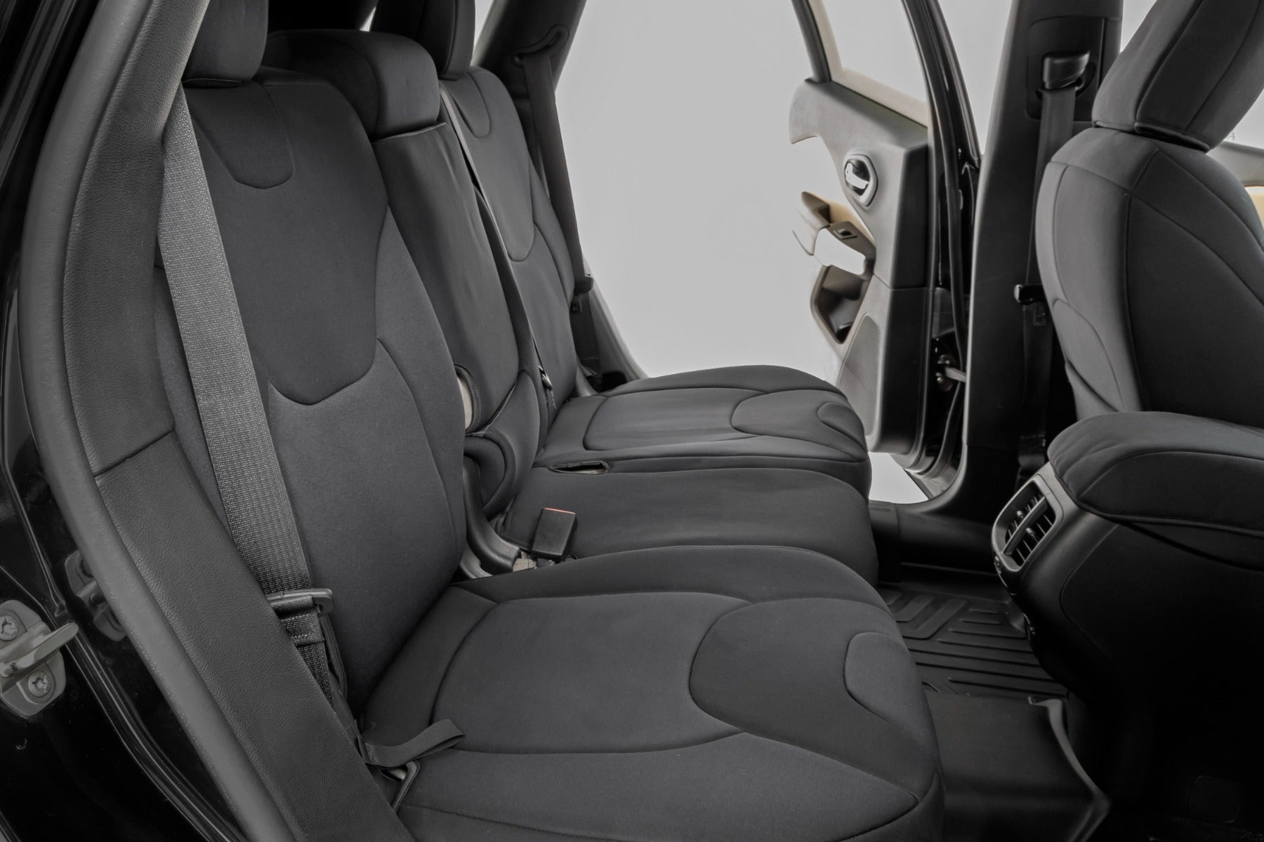 Rough Country | Seat Cover | Seat Covers Front Row and Rear Row Bench Jeep Cherokee KL 2WD/4WD (14-22) Rough Country | 91048