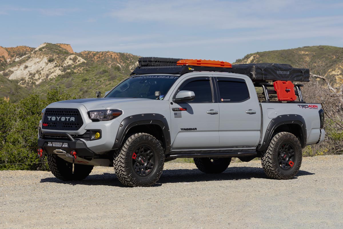 Rough Country | Fender Flares|Fenders|Body & Frame|Exterior Parts & Car Care | Defender Pocket Fender Flare Gloss Black Toyota Tacoma (16-23) Rough Country | A-T11621-RCGB
