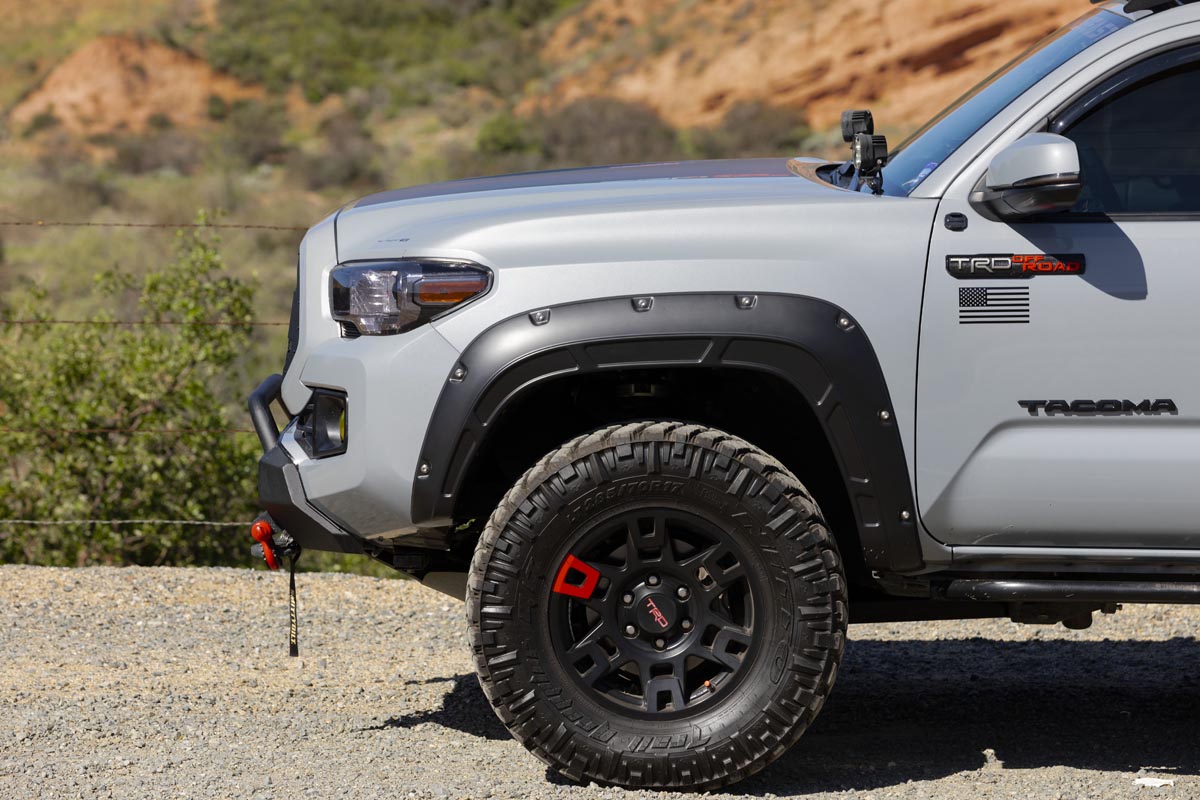 Rough Country | Fender Flares|Fenders|Body & Frame|Exterior Parts & Car Care | Defender Pocket Fender Flare Gloss Black Toyota Tacoma (16-23) Rough Country | A-T11621-RCGB