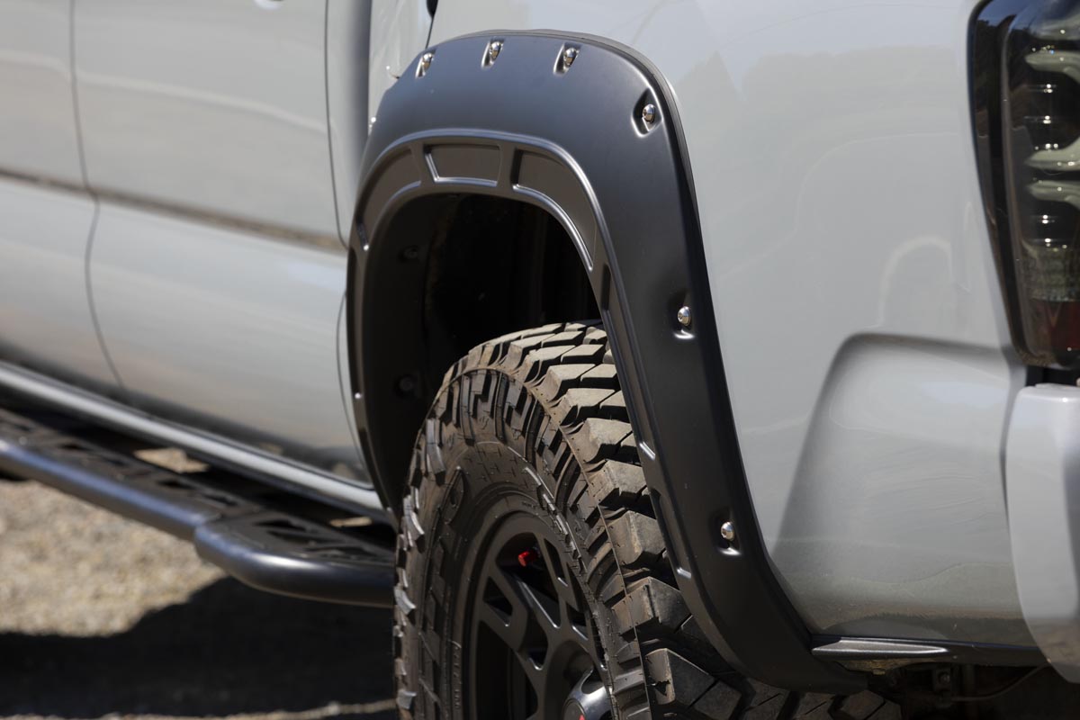 Rough Country | Fender Flares|Fenders|Body & Frame|Exterior Parts & Car Care | Defender Pocket Fender Flare Gloss Black Toyota Tacoma (16-23) Rough Country | A-T11621-RCGB