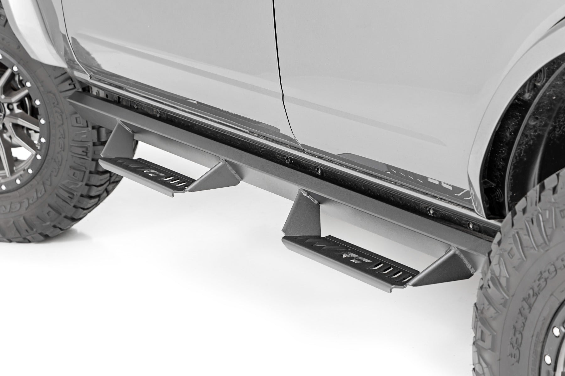 Rough Country | Side Steps | AL2 Drop Steps 4-Door Ford Bronco 4WD (21-23) Rough Country | AL320225