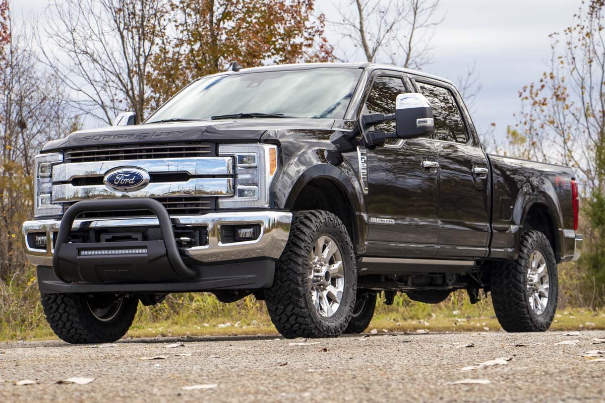 Rough Country | Bumper Bull Bar | Ford 17-20 F-250 Bull Bar w/LED Light Bar Black Rough Country | B-F2017