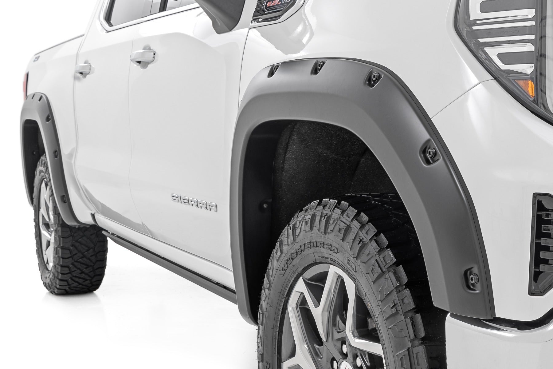 Rough Country | Fender Flares|Fenders|Body & Frame|Exterior Parts & Car Care | Traditional Pocket Fender Flares Gloss Black GMC Sierra 1500 2WD/4WD (19-23) Rough Country | F-C11950A-RCGB
