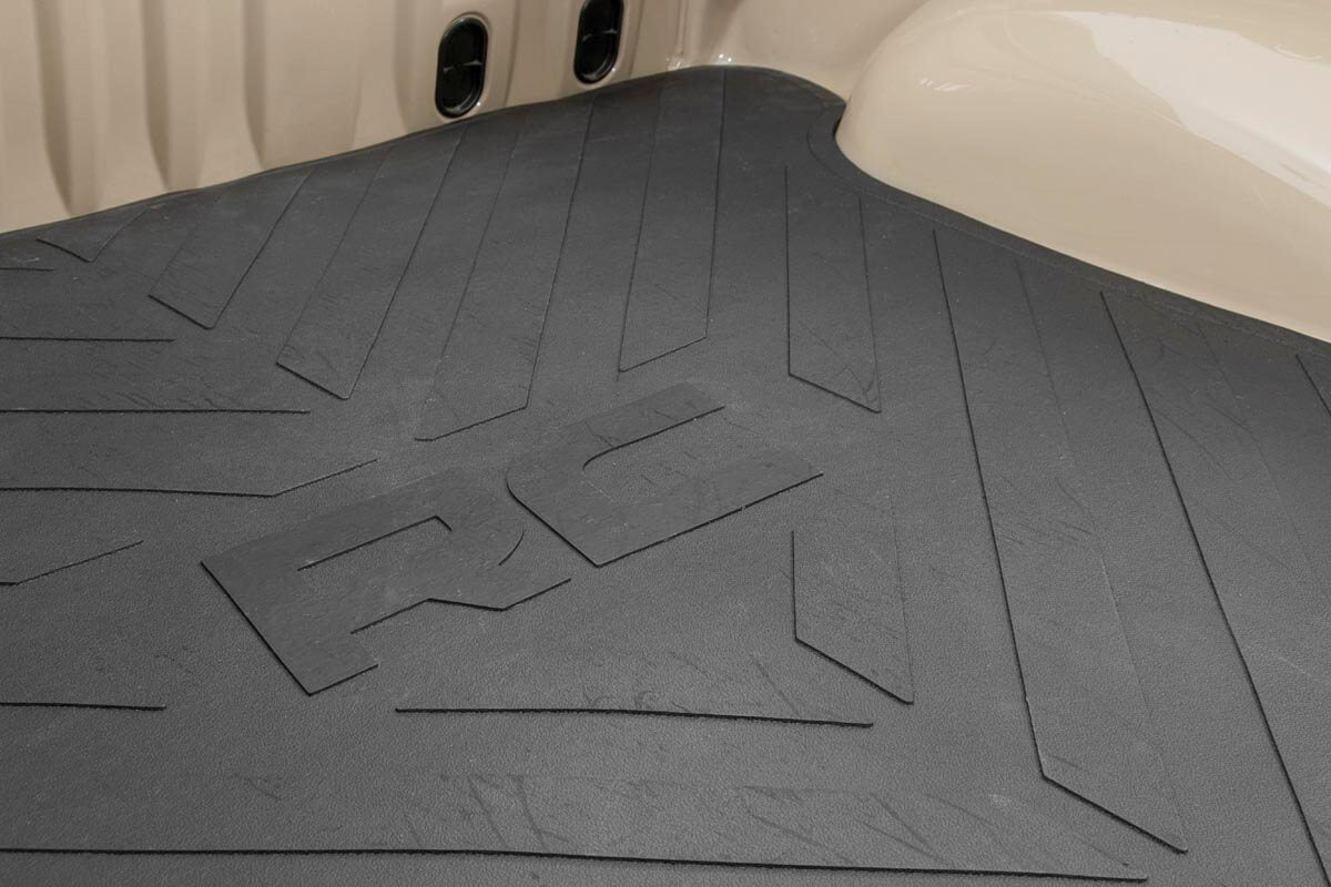 Rough Country | Truck Bed Mat | Bed Mat 5 Foot 5 Inch Inch Bed with RC Logo 07-21 Toyota Tundra 2WD/4WD Rough Country | RCM681