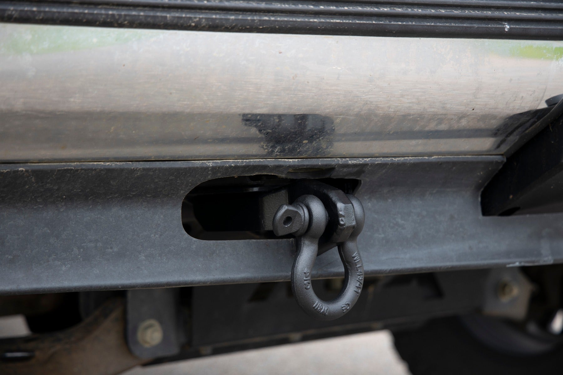 Rough Country | Tow Hook | GM Tow Hook to Shackle Conversion Kit w/ D-Ring and Rubber Isolators (88-98 C1500/K1500) Rough Country | RS164