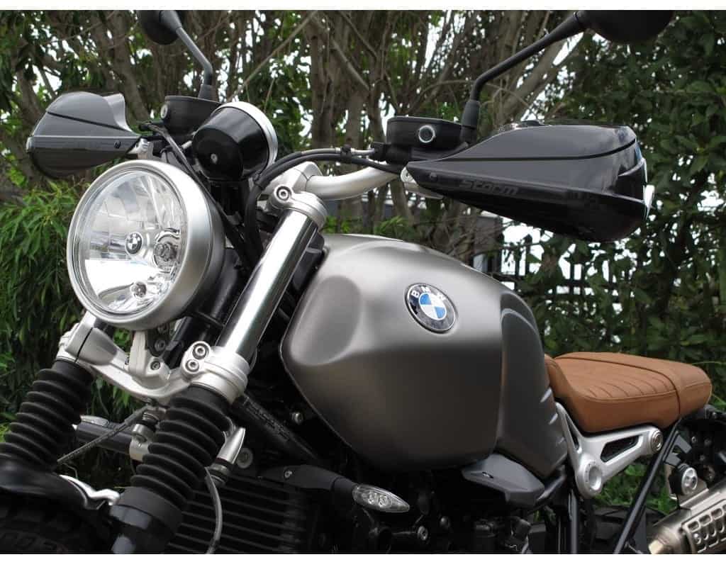 BB.BHG064STORM-W Barkbusters STORM Hanguards Complete Kit for BMW R nineT Scrambler 2016- WHITE
